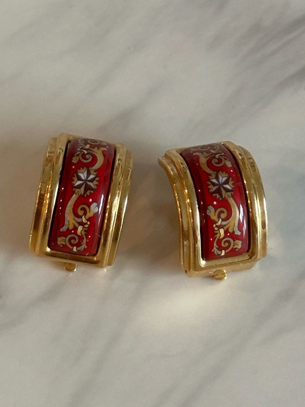 Vintage Hermès Enamel C-Hoop Clip-On Earrings - Rouge Red